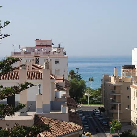 Mini Penthouse Close To With Seaviews Apartmán