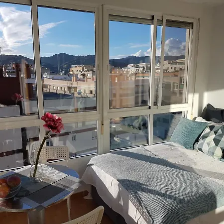 Mini Penthouse Close To With Seaviews アパート
