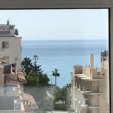 Mini Penthouse Close To With Seaviews דירה *